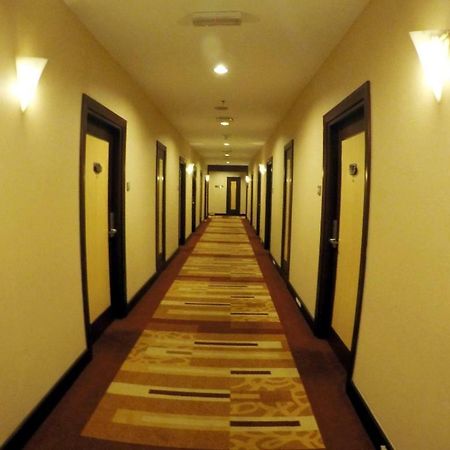 Imperial Palace Hotel Miri Exterior photo